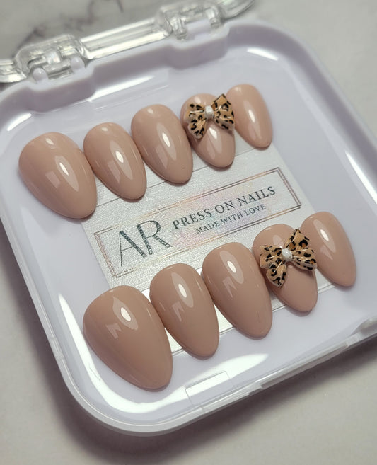 Nude Leopard Bow